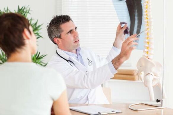 Apelar a un especialista para la osteocondrosis cervical